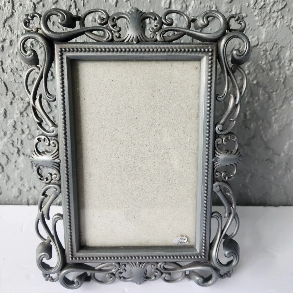 Vintage Silver Plated Ornate Scroll 4x6 Photo Frame Victorian Style Tabletop